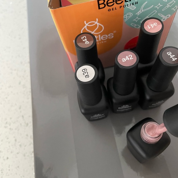 Beetles 6 x 7.5ml UV gels - Picture 2 of 7